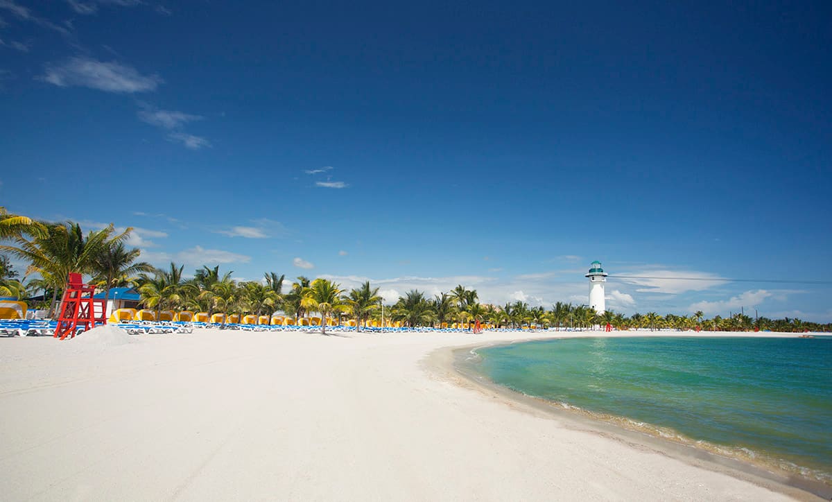 Cruise to Harvest Caye in Belize
