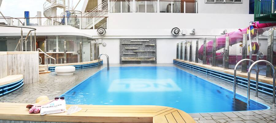 Norwegian Cruise Line Pool