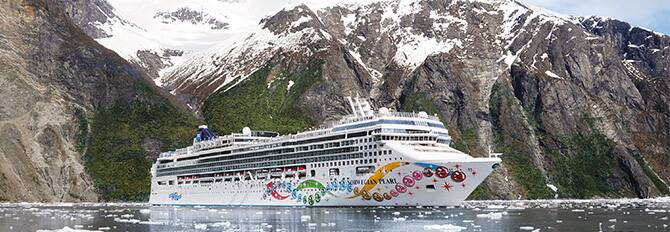 Norwegian Pearl cruises the Inside Passage Norwegian Pearl cruises the Inside Passage