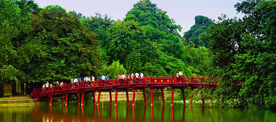 Red Bridge in Hoan Kiem Lake in Hanoi (Ha Long Bay) Cruise