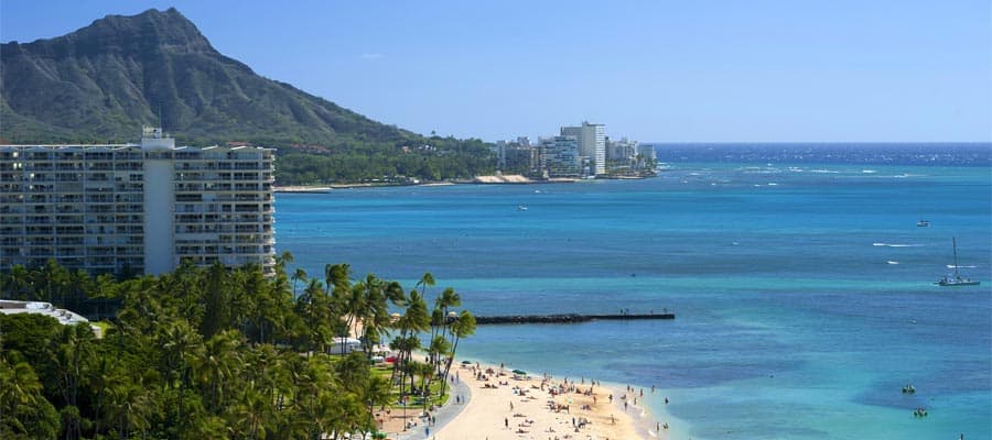 Cruise to Waikiki Beach in Hawaii 