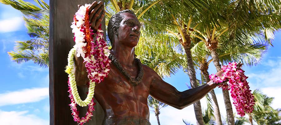 Duke Kuhanamoku statue in Hawaii