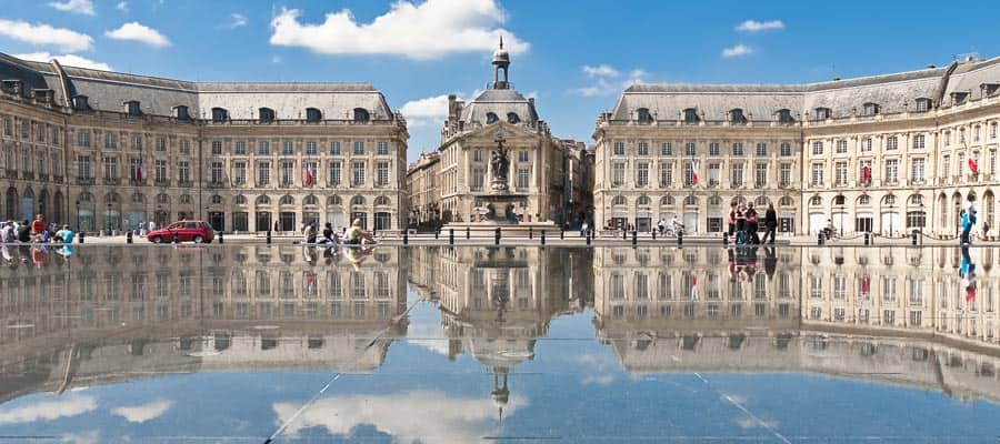 Palais de la Bourse on your Le Verdon Cruises