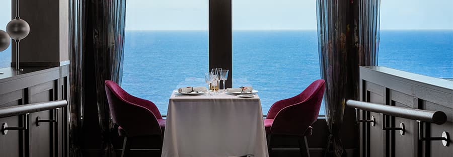 Le Bistro on your Escape cruise