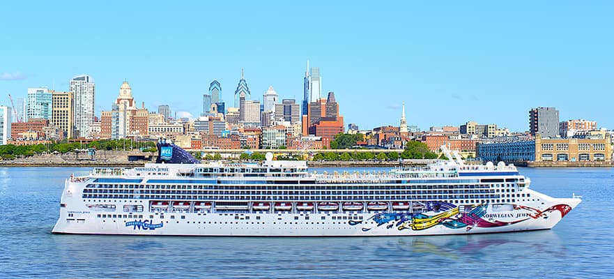 7-Day Bermuda Round-Trip Philadelphia: Royal Naval Dockyard