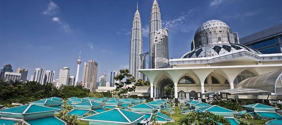 Petronas Twin Towers on a Port Klang Cruise