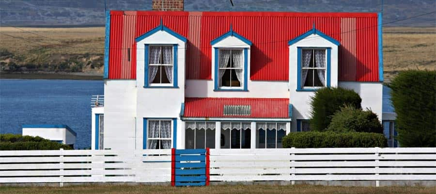 Cruise to Picturesque houses on the Falkland Islands