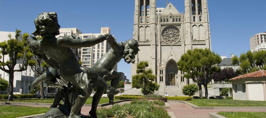 Fountain and Grace Cathedral in Nob Hill