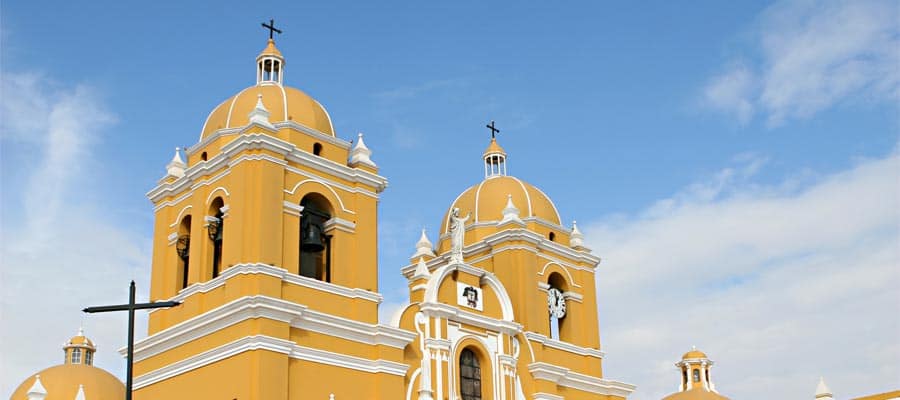 A beautiful spanish colonial church on your Trujillo cruise