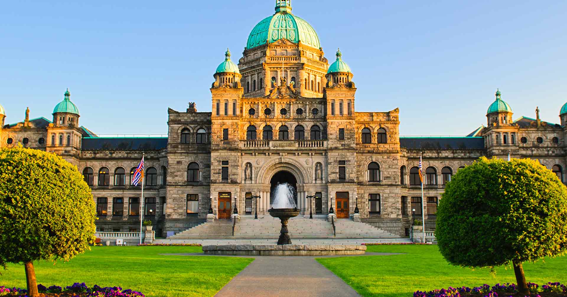 Butchart Gardens Evening & Victoria Highlights