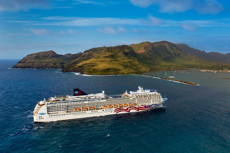 9 Reasons Cruising to Hawaii is Better Than an All-Inclusive Resort